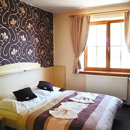 Szálloda U Loubu 3*