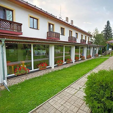 U Loubu Szálloda 3*